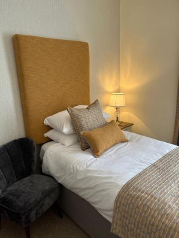The Masons Arms Hotel Бридженд Экстерьер фото